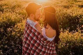 abrazados en el amor