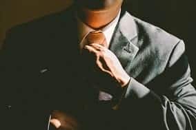 hombre de traje